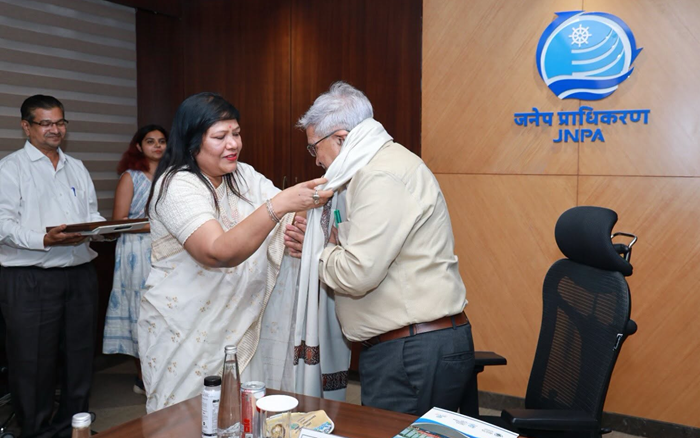 JNPA welcomes Gujarat Finance Minister